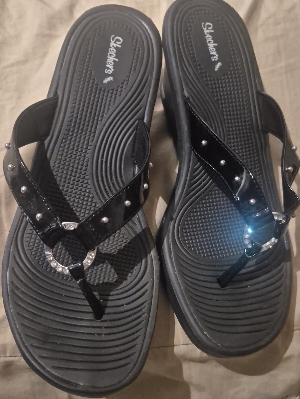 Skechers Women's Black Patent Thong Sandals with Silver Ring